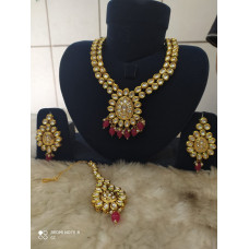 kunden set with earrings and mangtika (best quality back Meena )
