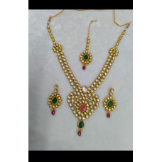 kundne rani harr with earrings and mangtika  Best quality 